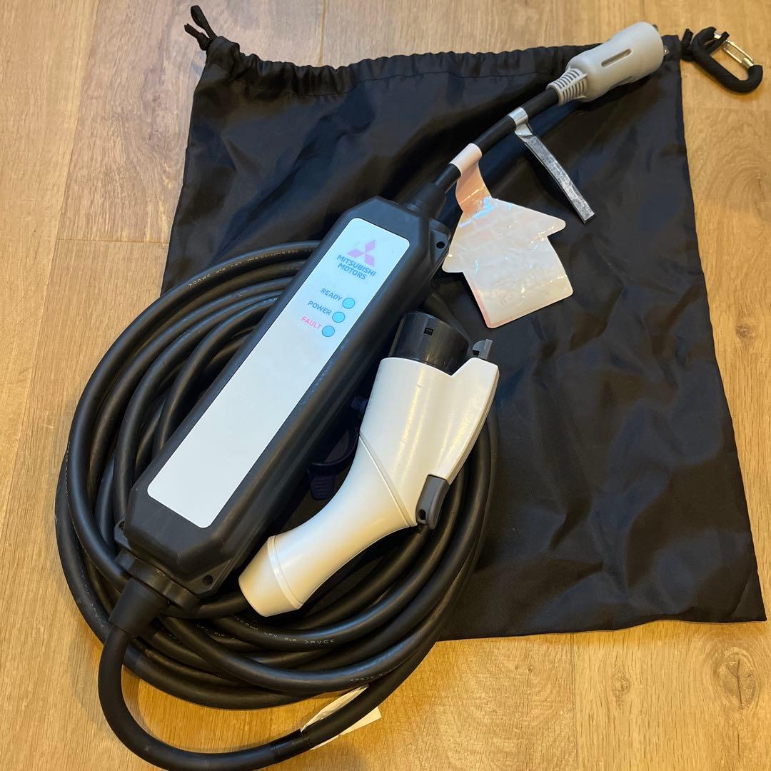 三菱アウトランダーPHEV GN0W純正200V充電ケーブル　2023年　電気