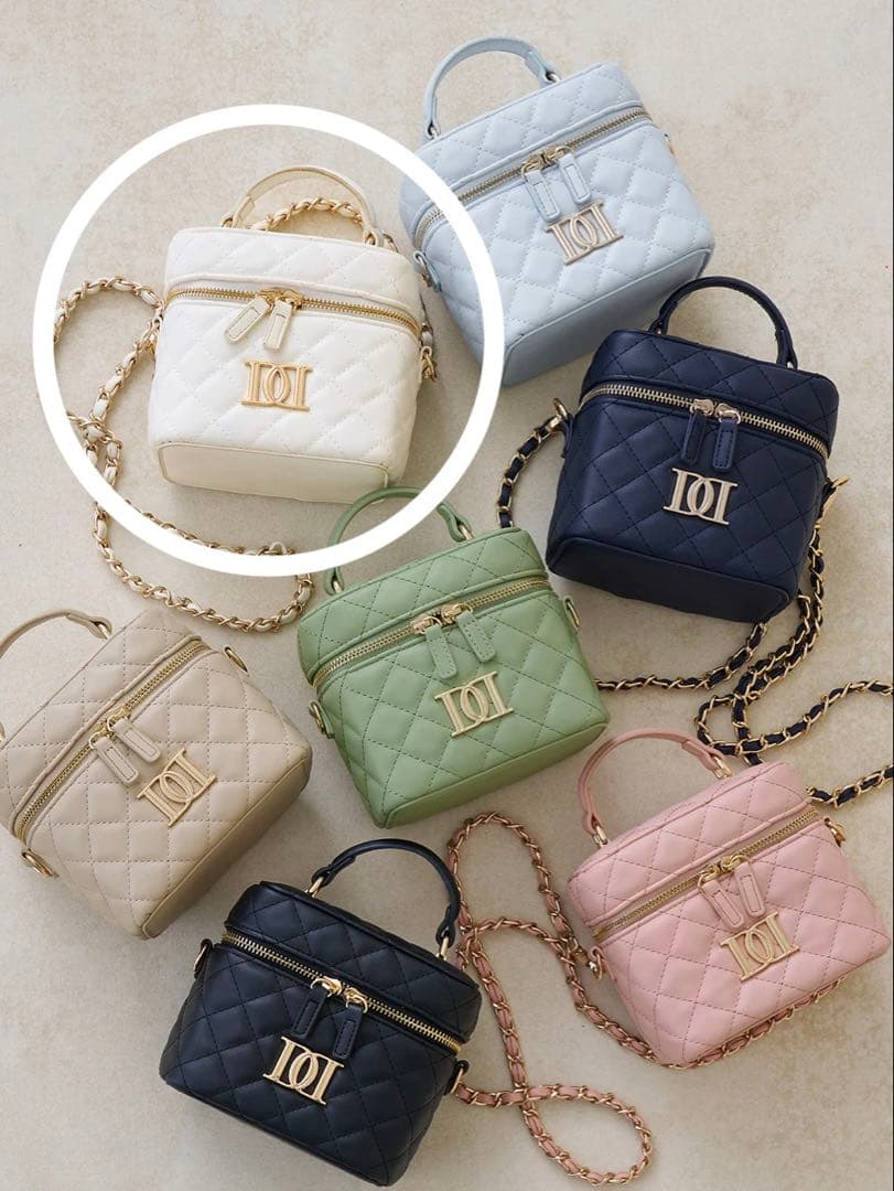 t*a様 【Darich】キルティングスクエアミニバッグ ホワイト