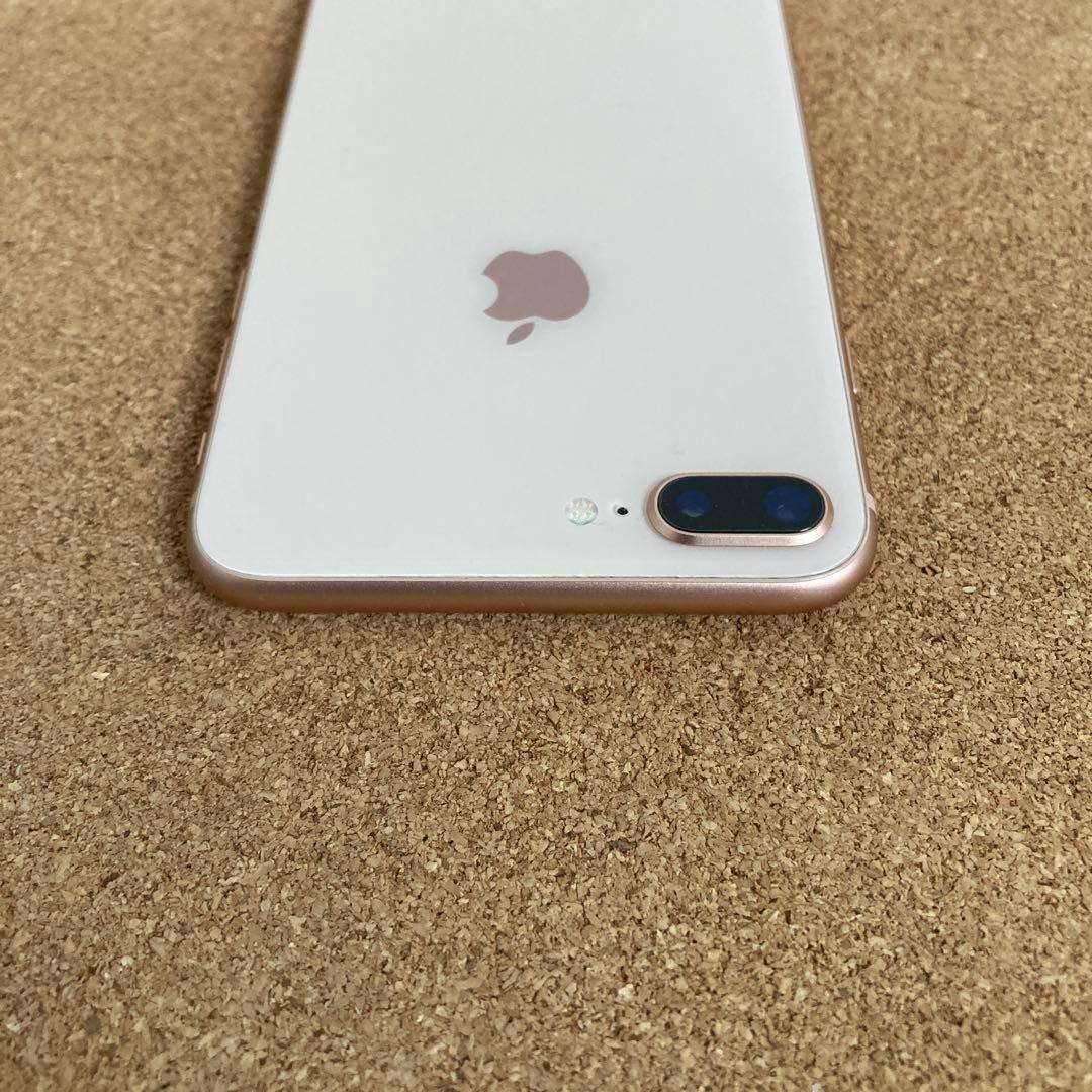 3929 美品☆電池新品☆iPhone8Plus 64GB SIMフリー☆