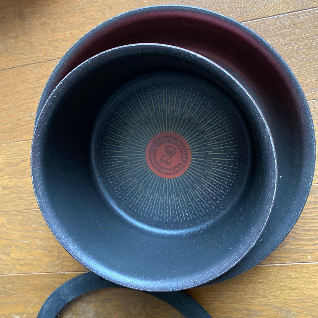 フライパンと鍋のセット 赤黒 5個と蓋4個