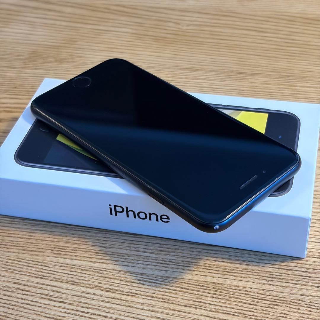 Apple iPhone SE (第2世代) ブラック 本体　箱付き