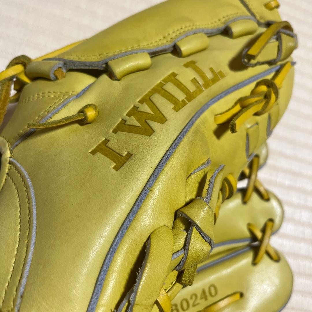 美品　アンダーアーマー　軟式　グローブ　黄色　イエロー　大人　③ 希少