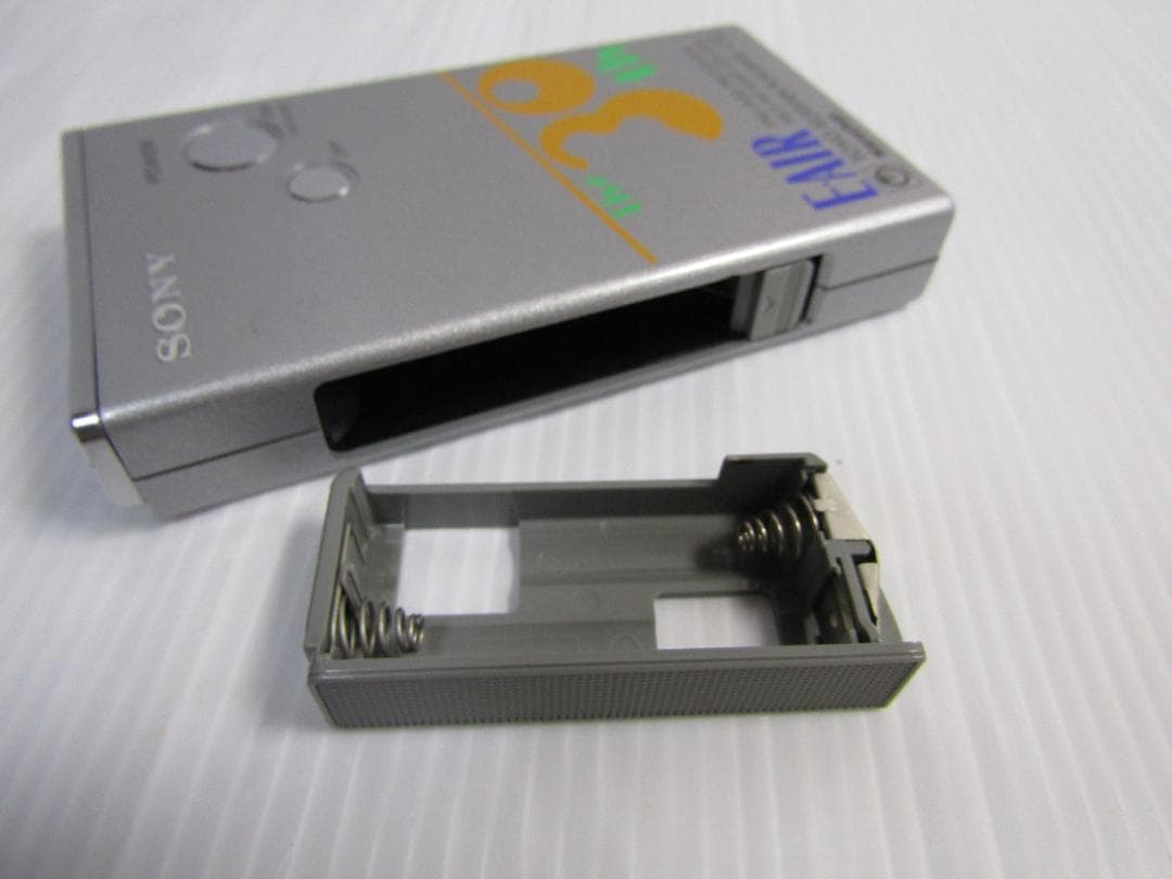 A2379 SONY E・AIR　FM/AMポケットラジオ ICF-E10