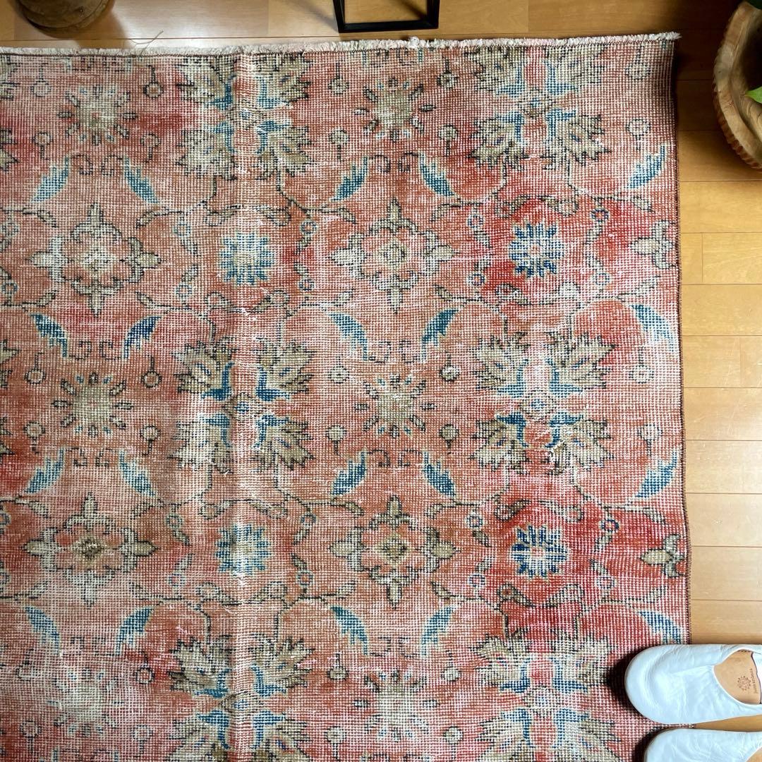 130×184 擦れシャビー　サーモン　草花ボタニカル　トルコヴィンテージラグ