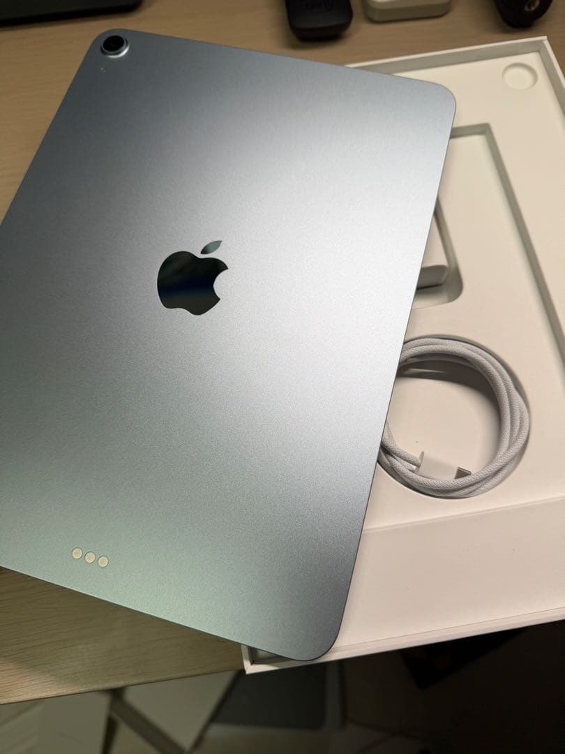 iPad Air5 11インチ　ブルー（M3・128GB)保護フィルムセット