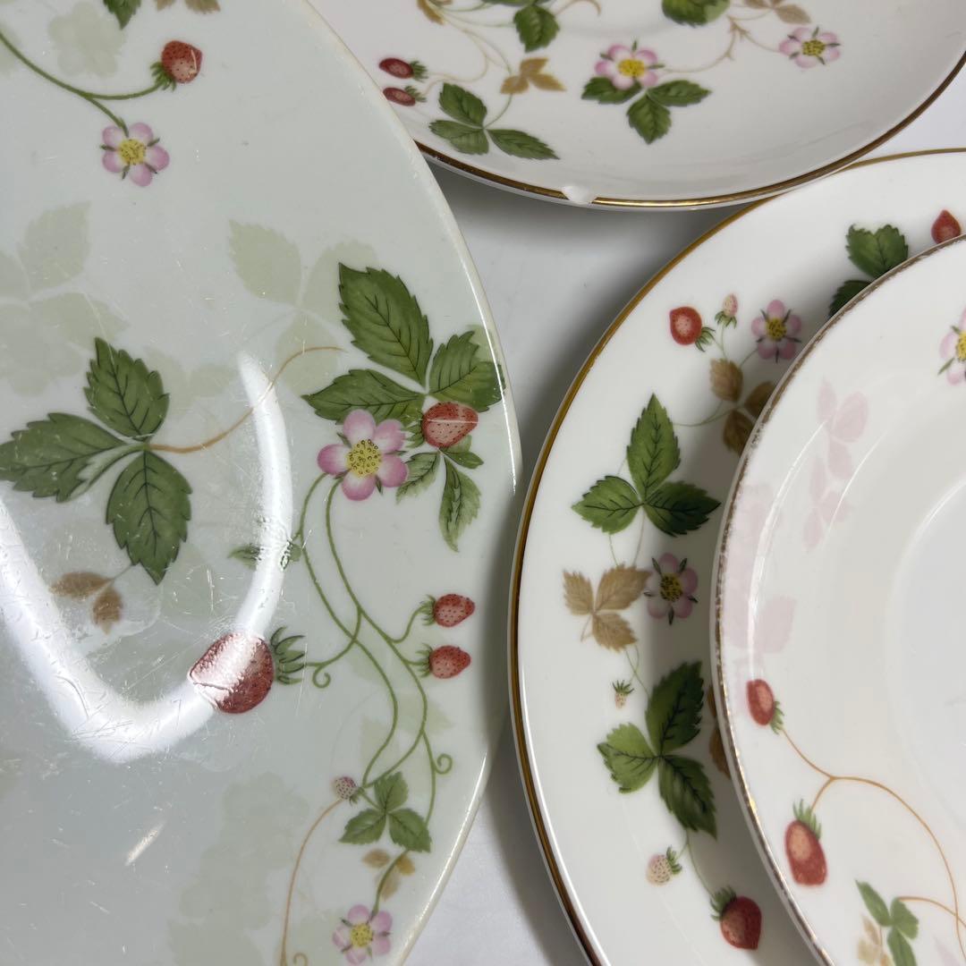 ウエッジウッド　ワイルドストロベリー　カップ&ソーサ、プレートセット