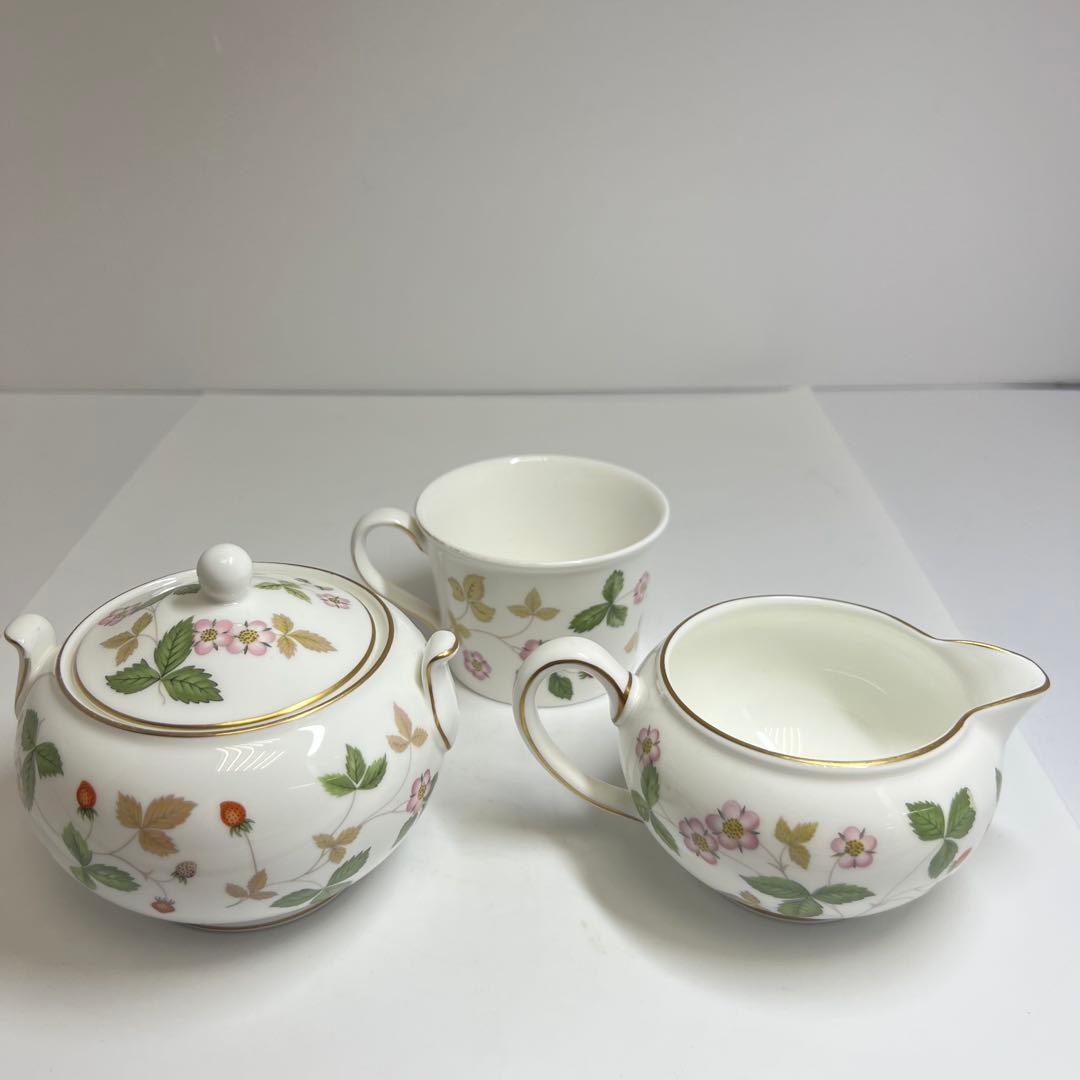 ウエッジウッド　ワイルドストロベリー　カップ&ソーサ、プレートセット