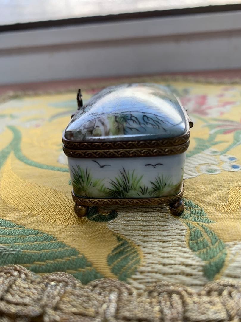 リモージュボックス　フランス製　もう絵画の芸術です！細かく描かれた風景が素敵！