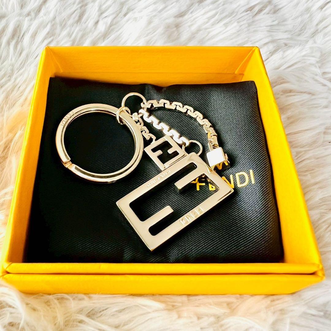 ✨美品✨フェンディ　キーホルダー　バッグチャーム　バゲット　FFロゴ　スクエア