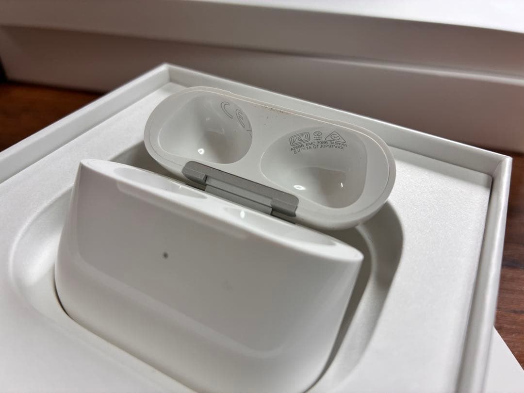 【美品】MagSafe充電ケース付きAirPods 3（第3世代）