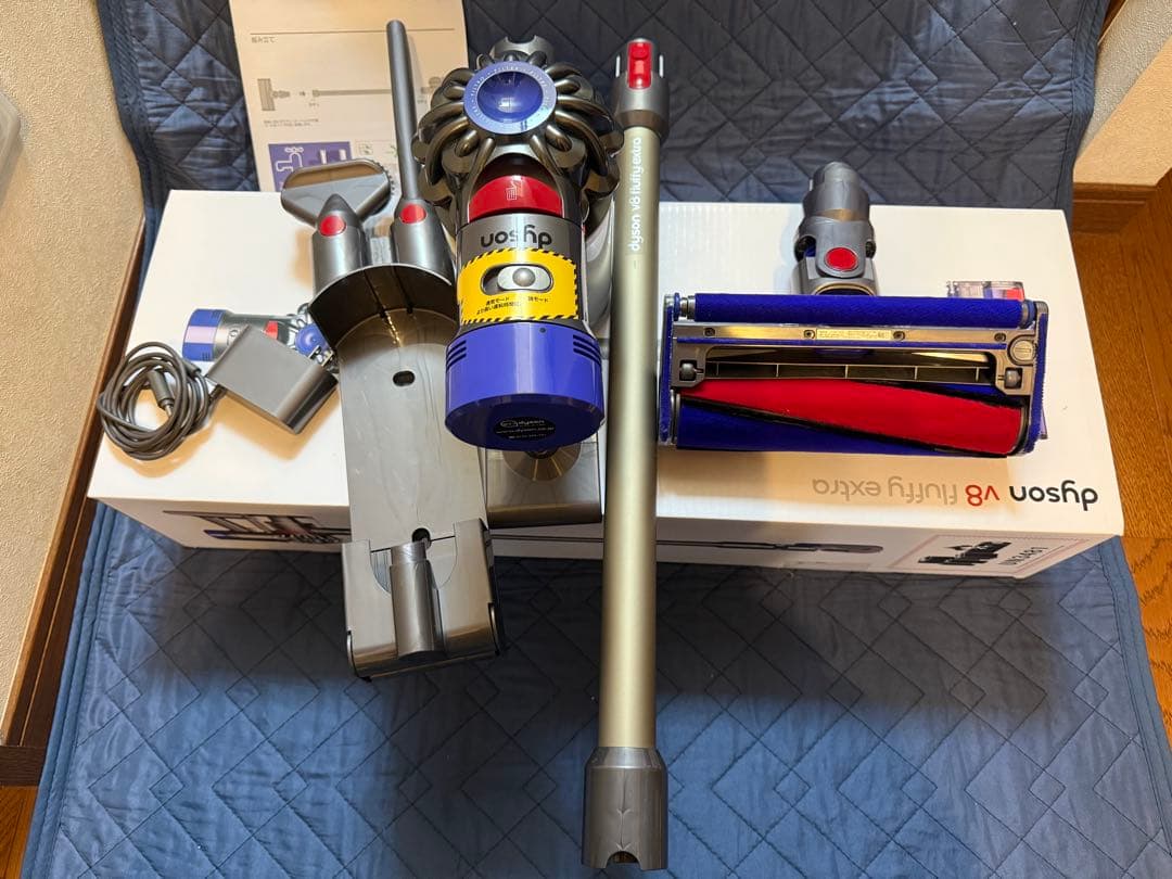 dyson v8 fluffy extra スティッククリーナー 本体