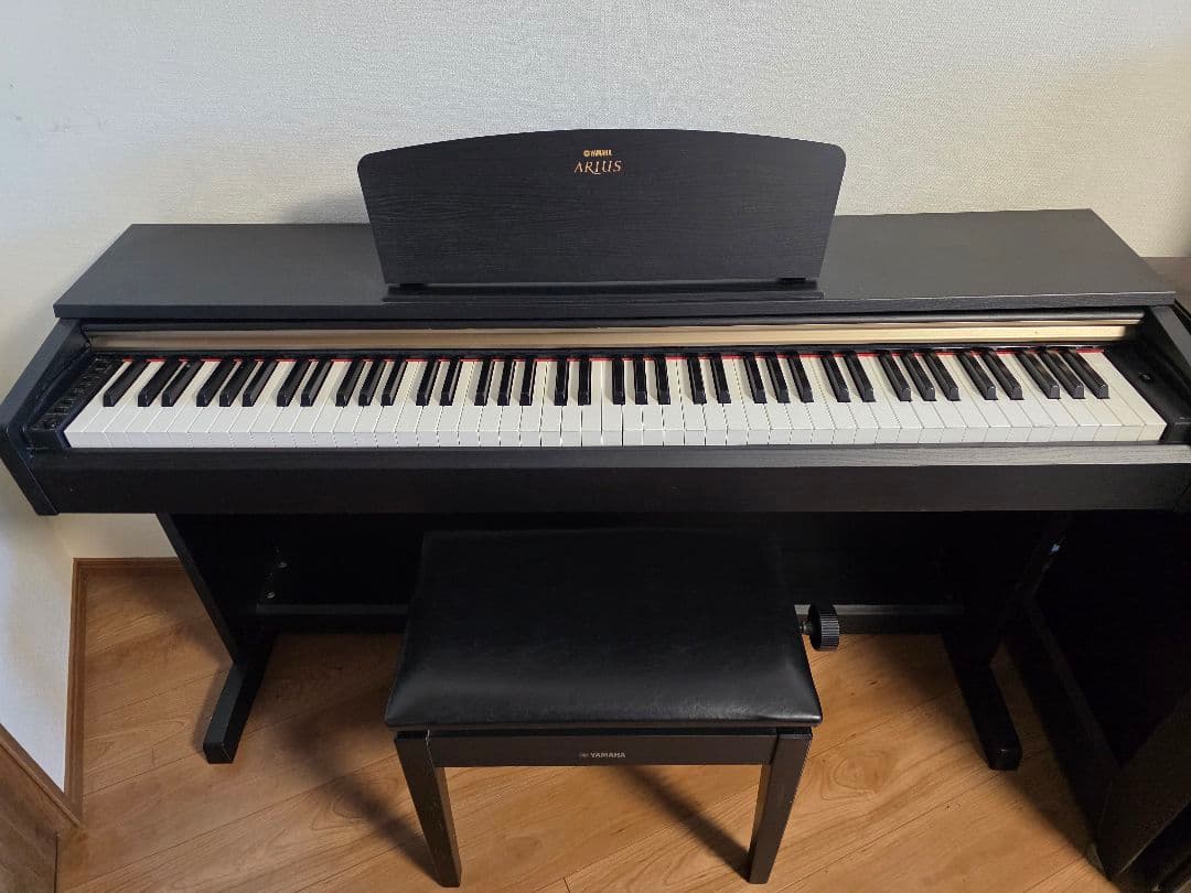 Yamaha Arius ブラック 電子ピアノ 椅子付き