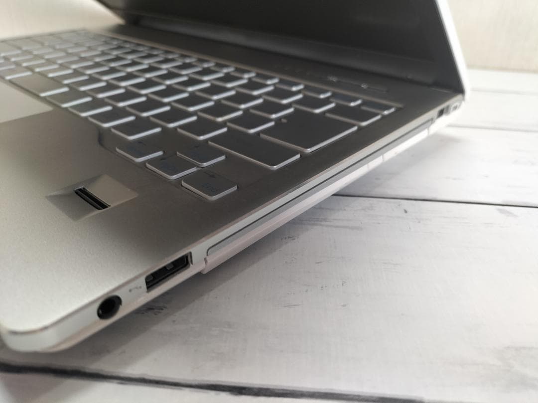 富士通 SH75/M 13.3型高解像度TFT/Office2024/Win11