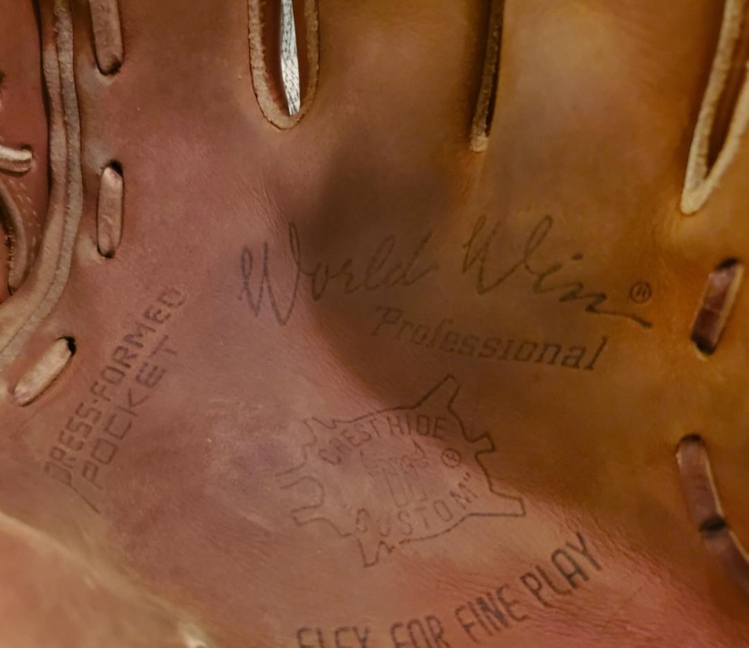 ミズノ ヴィンテージ 赤カップ ワールドウィン TSU-4 World Win