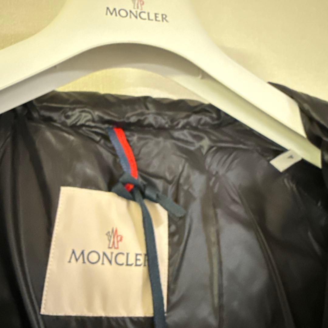 【よーすけ】MONCLER 正規店 未使用 PAVIN size:4