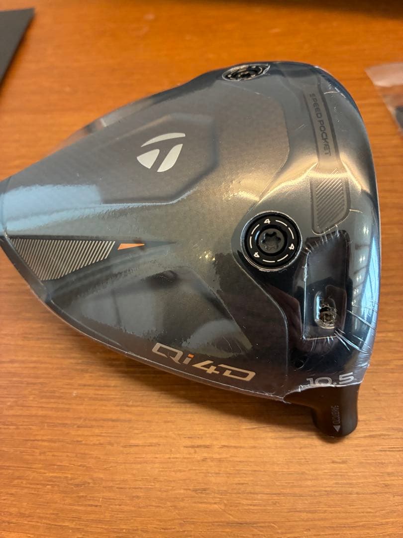 新品 Qi4D ドライバー 10.5° ヘッドのみ（日本正規品・右用）カバー付