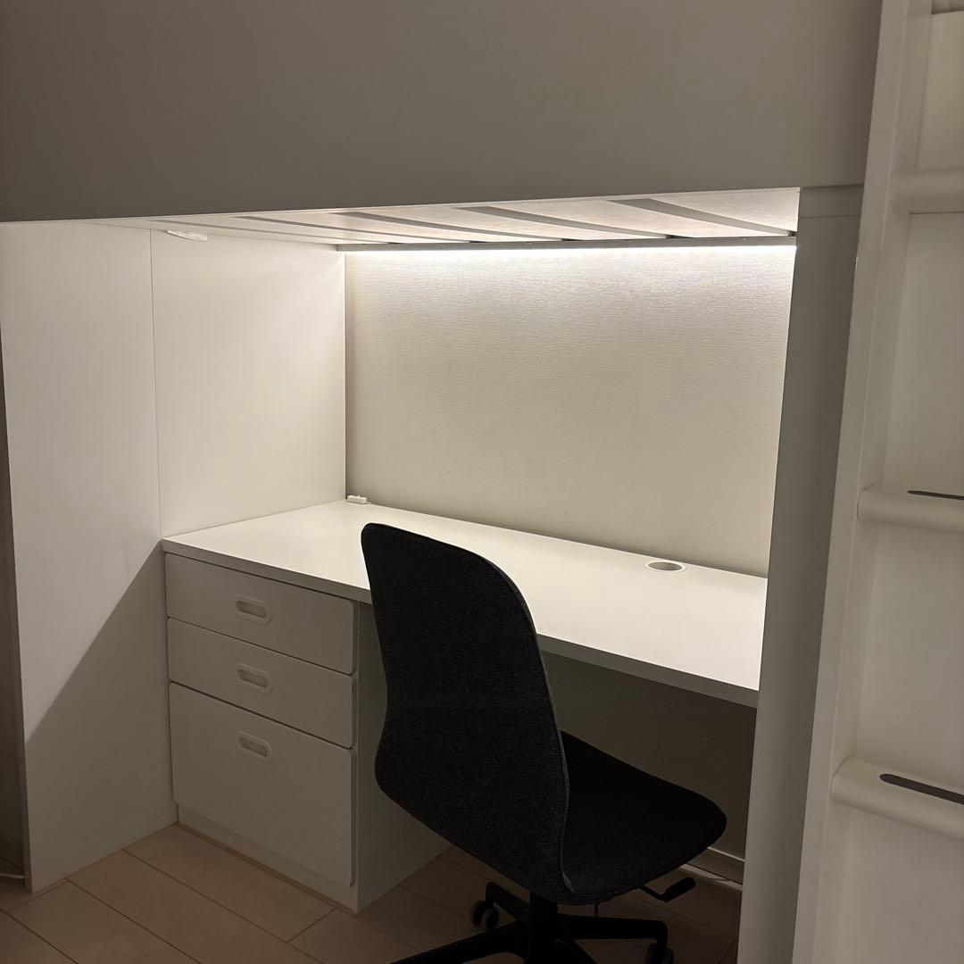 【東京23区引き取り限定】　IKEA ロフトベッド白　 机＆椅子＆間接照明