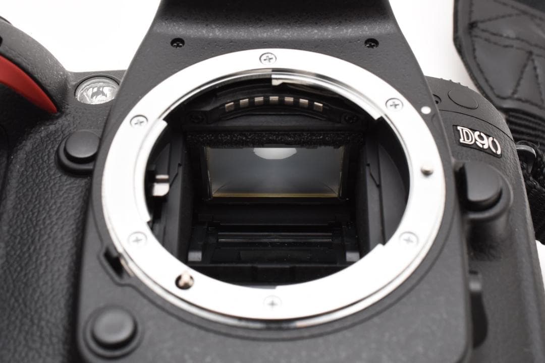 超美品 NIKON D90 ショット数 4179枚 デジタル ボディ M329
