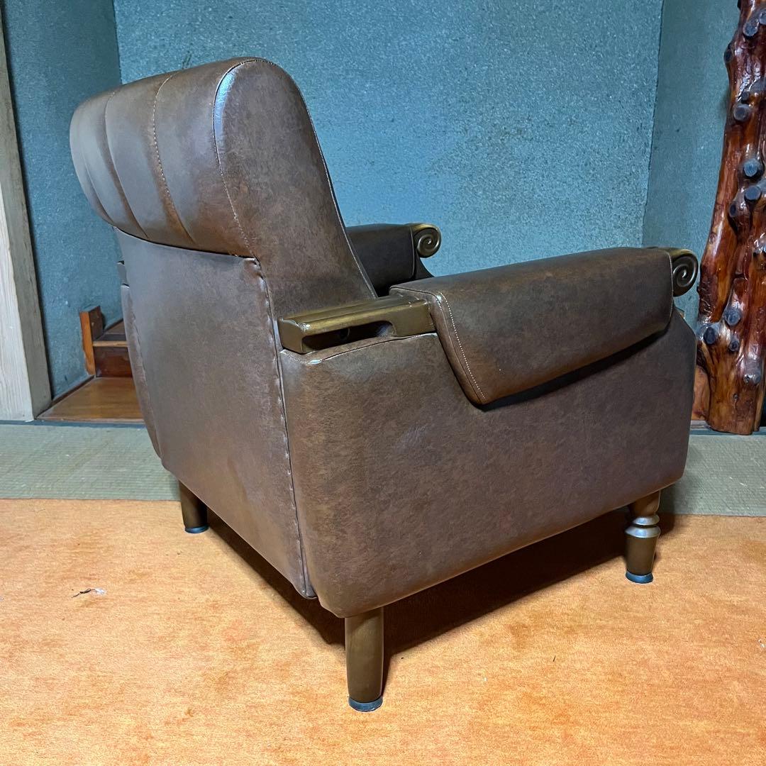 1人掛けソファー　アームレスト付き　①