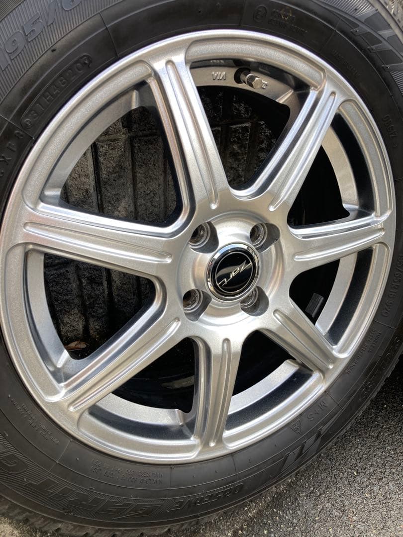 ライズ　ロッキー （ガソリン車）スタッドレスタイヤ　タイヤホイール付き４本セット