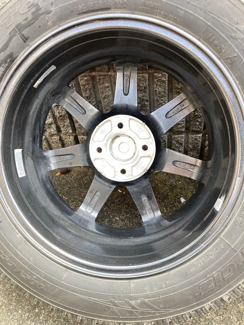 ライズ　ロッキー （ガソリン車）スタッドレスタイヤ　タイヤホイール付き４本セット