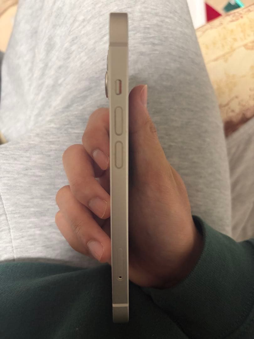 Apple iPhone 14 256GB 背面割れあり 値下げ可能！