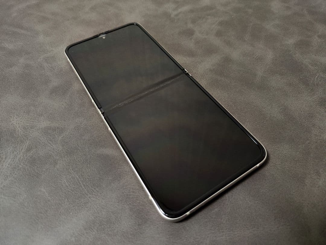 スマートフォン本体 Galaxy Z Flip3 5G (RAM8GB ROM256GB)