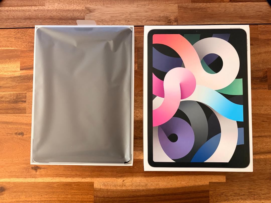 【未使用に近い】iPad Air 第4世代　付属品・未使用