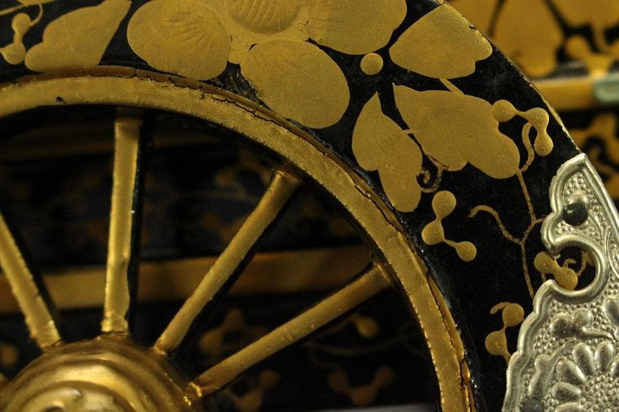 古い ミニチュア 雛道具 木製 蒔絵 牛車 駕籠 セット(ZE360)