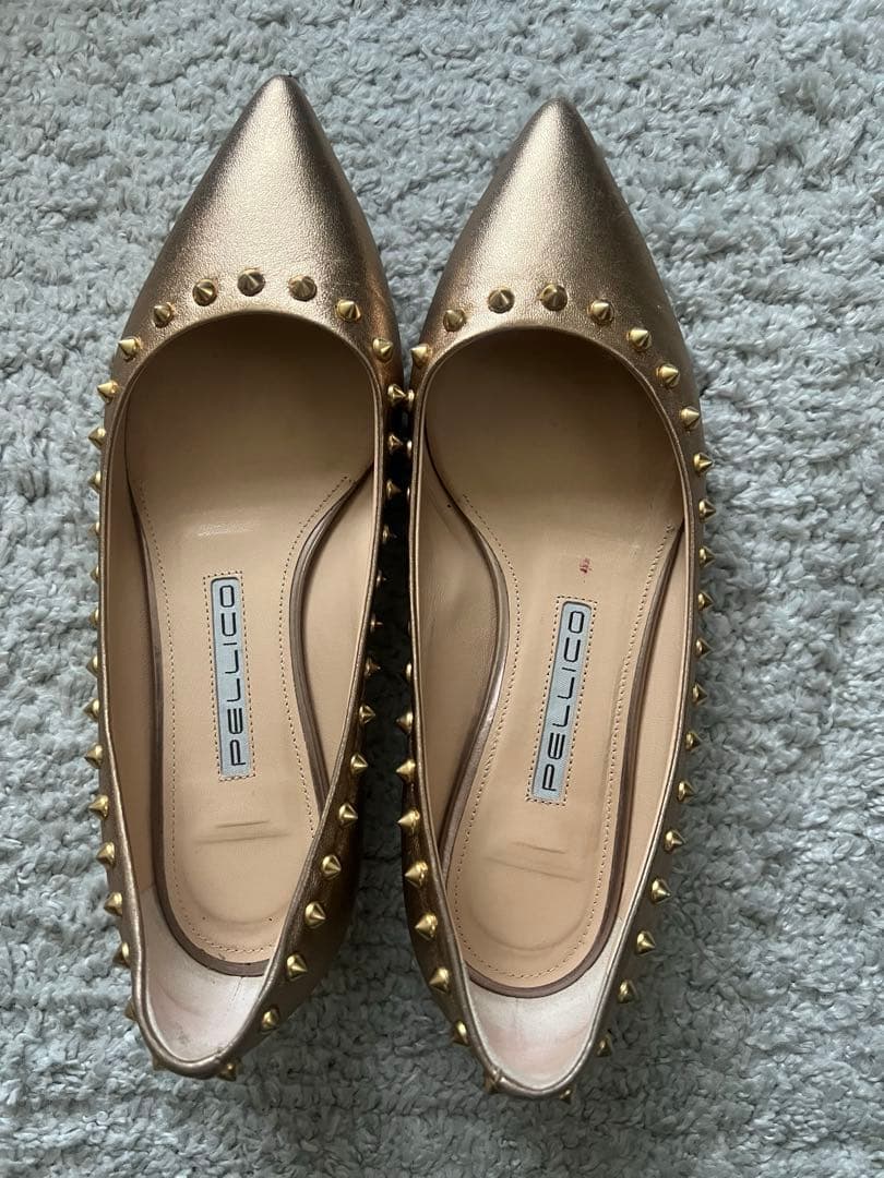 PELLICO スタッズ付きゴールドフラットシューズ　35ハーフ　22.5