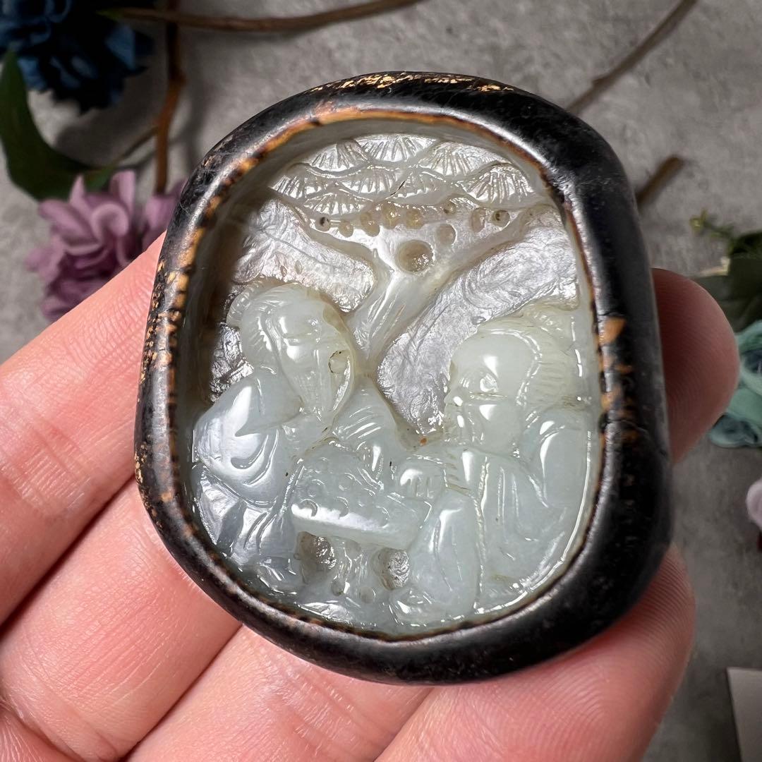 【白玉】皮付き白玉松下老人図吊坠　ペンダントトップ