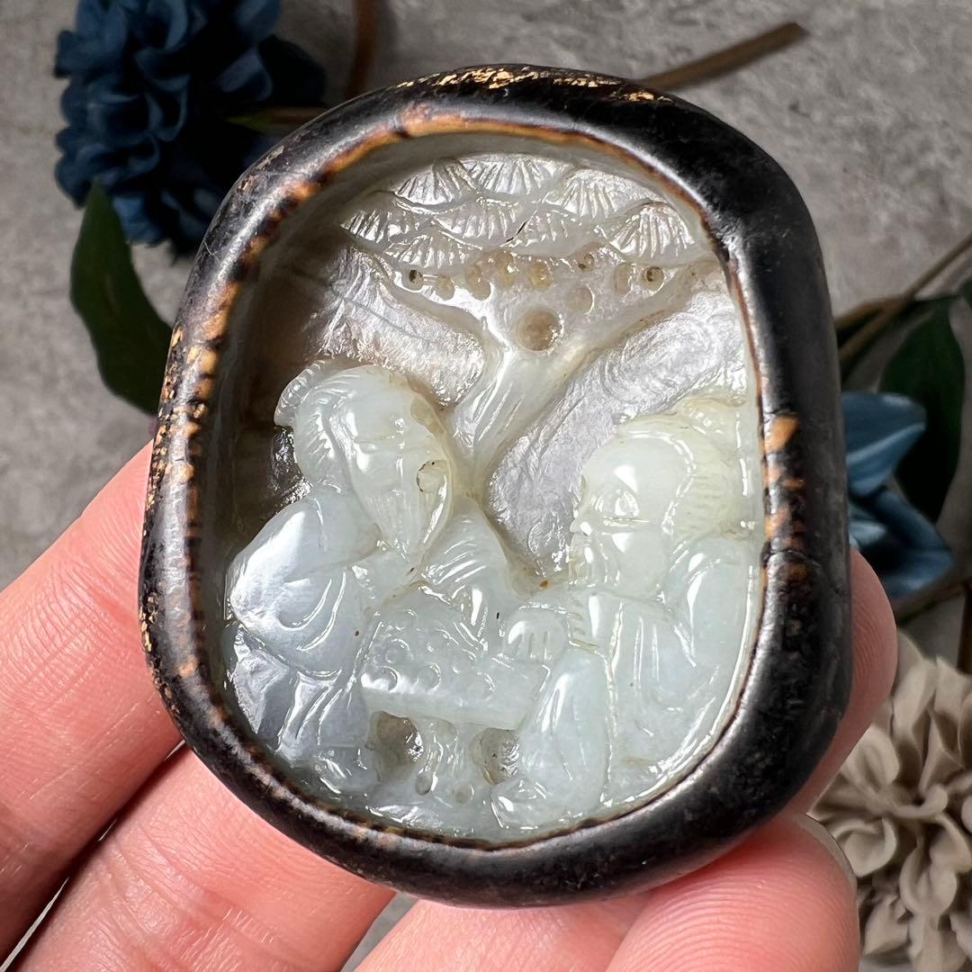 【白玉】皮付き白玉松下老人図吊坠　ペンダントトップ