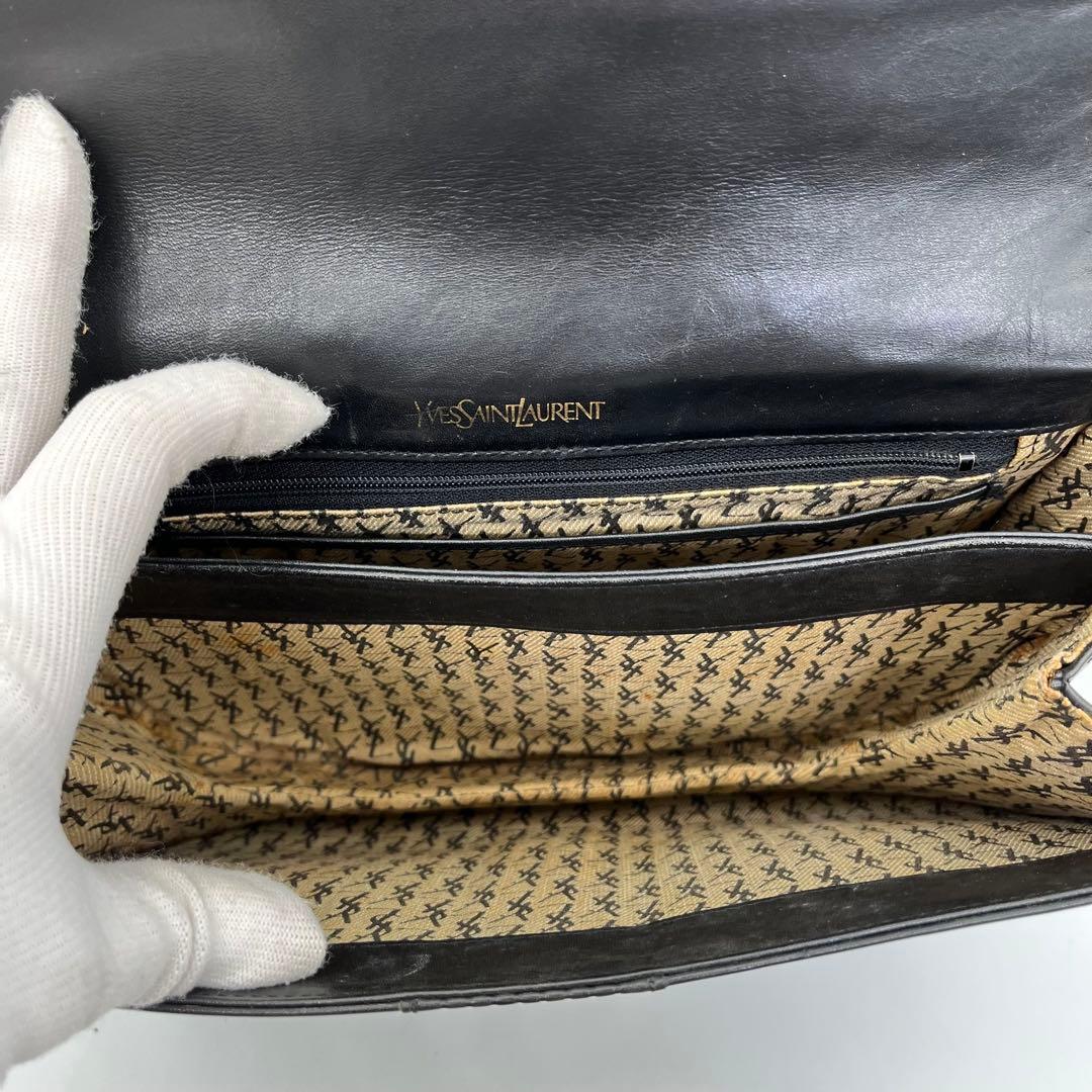 イヴサンローラン ショルダーバッグ 斜めがけ カサンドラ YSLロゴ 黒 レザー