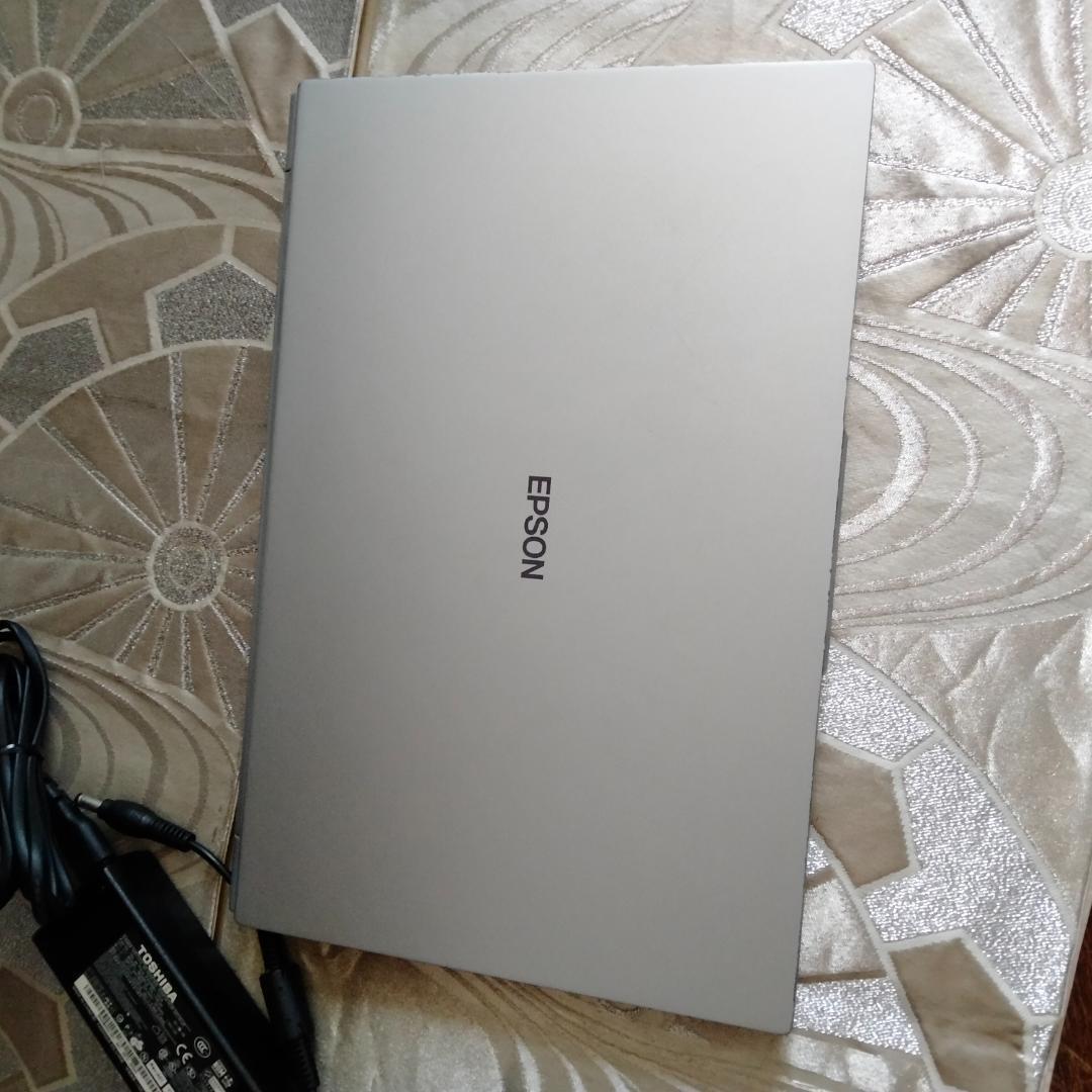 14インチ 10世代 i5 256G 8G 1920x1080 EPSON