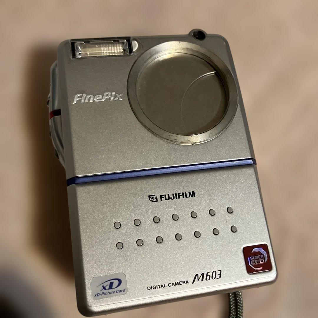 希少　富士フイルムFinePix コンパクトデジタルカメラ　M603