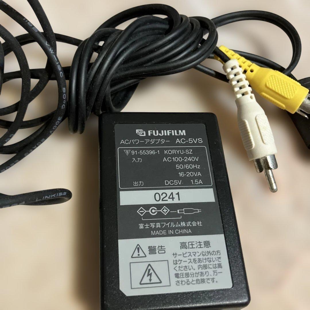 希少　富士フイルムFinePix コンパクトデジタルカメラ　M603