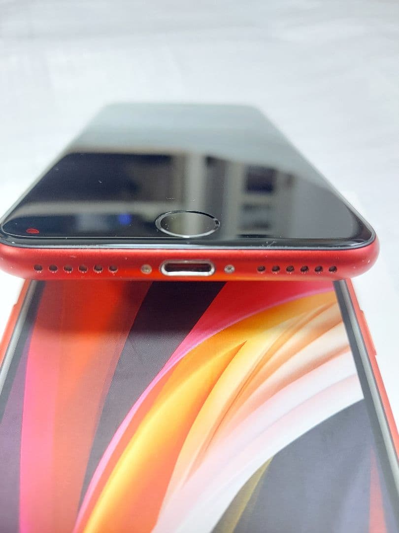 【極美品】iPhone SE 第2世代 64GB おまけ付き(^_-)-☆