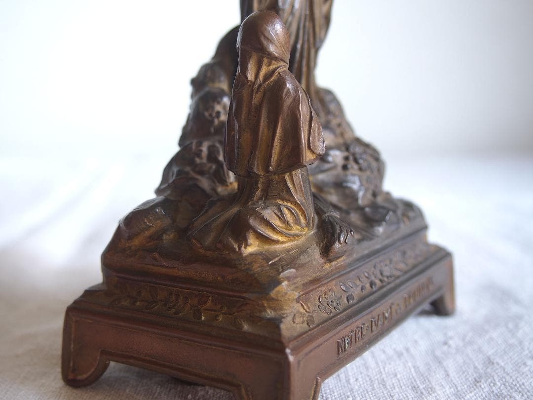 稼働します オルゴール ルルドの聖母 少女ベルナデッタ フランス /K218