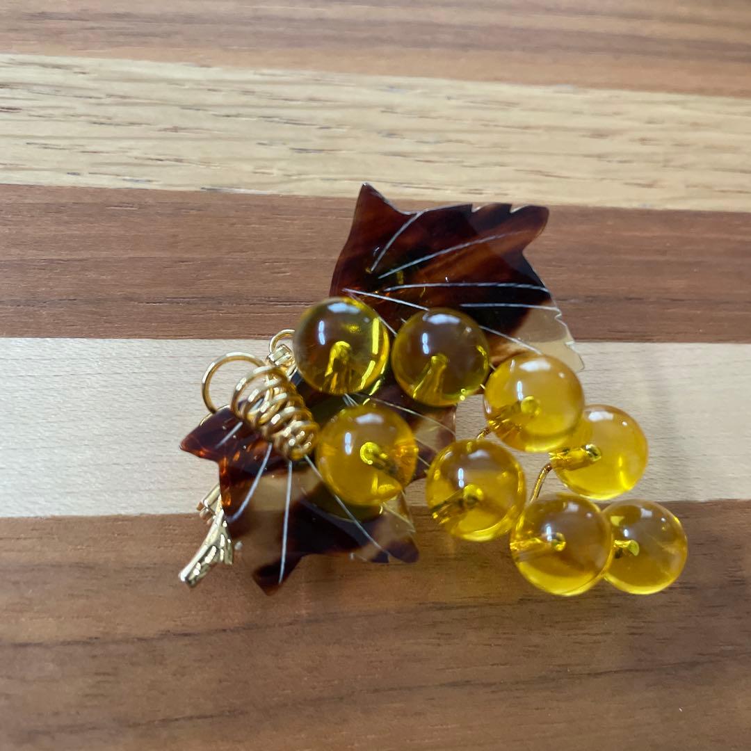 本鼈甲 ぶどう ブローチ 箱付き／本鼈甲保証シールあり ヴィンテージ・和装小物