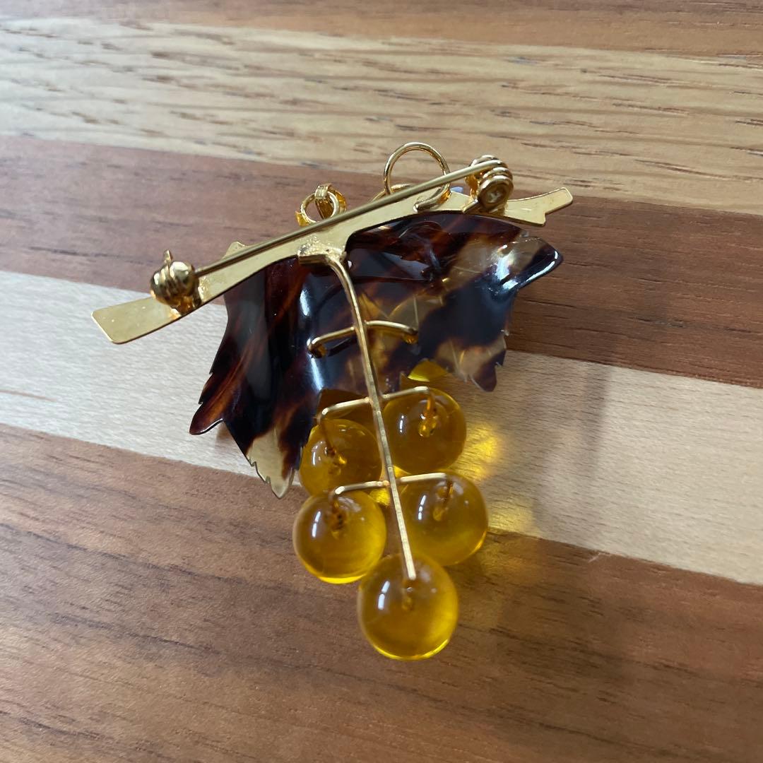 本鼈甲 ぶどう ブローチ 箱付き／本鼈甲保証シールあり ヴィンテージ・和装小物