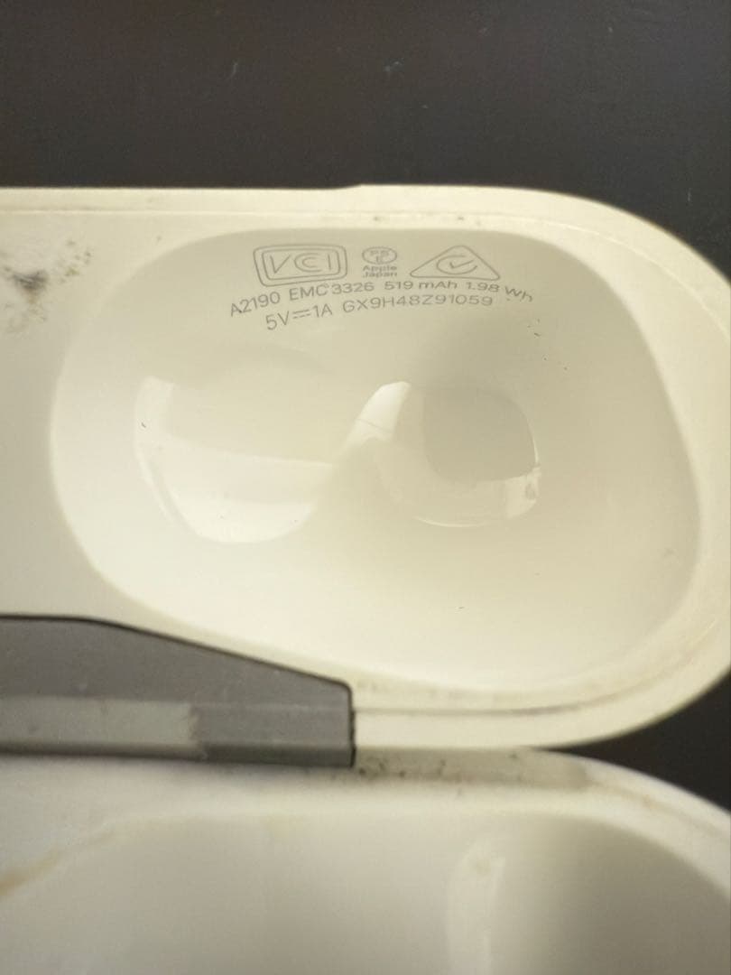 AirPods pro本体 3個セット 作動はしますが、半ジャンクとします