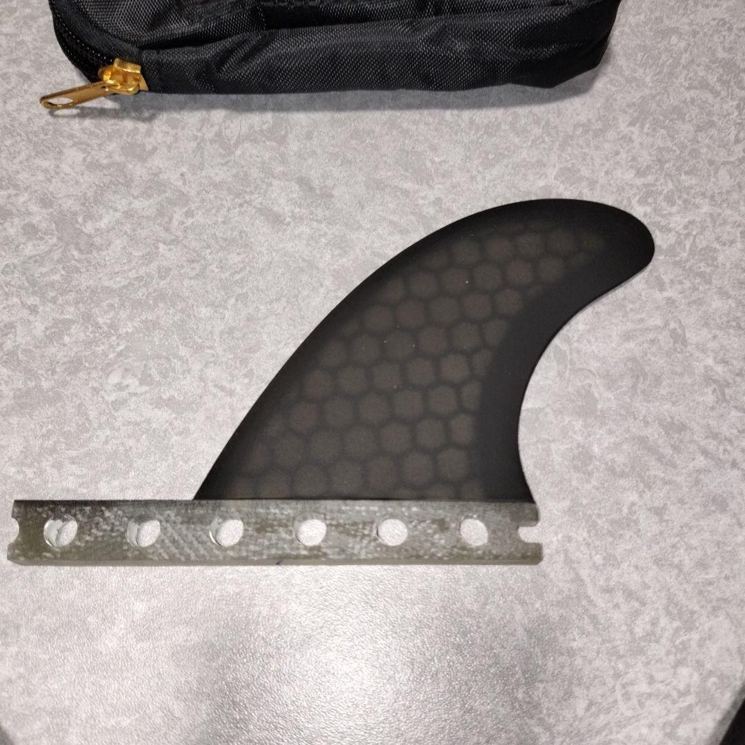 AU FINS KILOS ２＋１ フューチャー ツイン スタビ キール