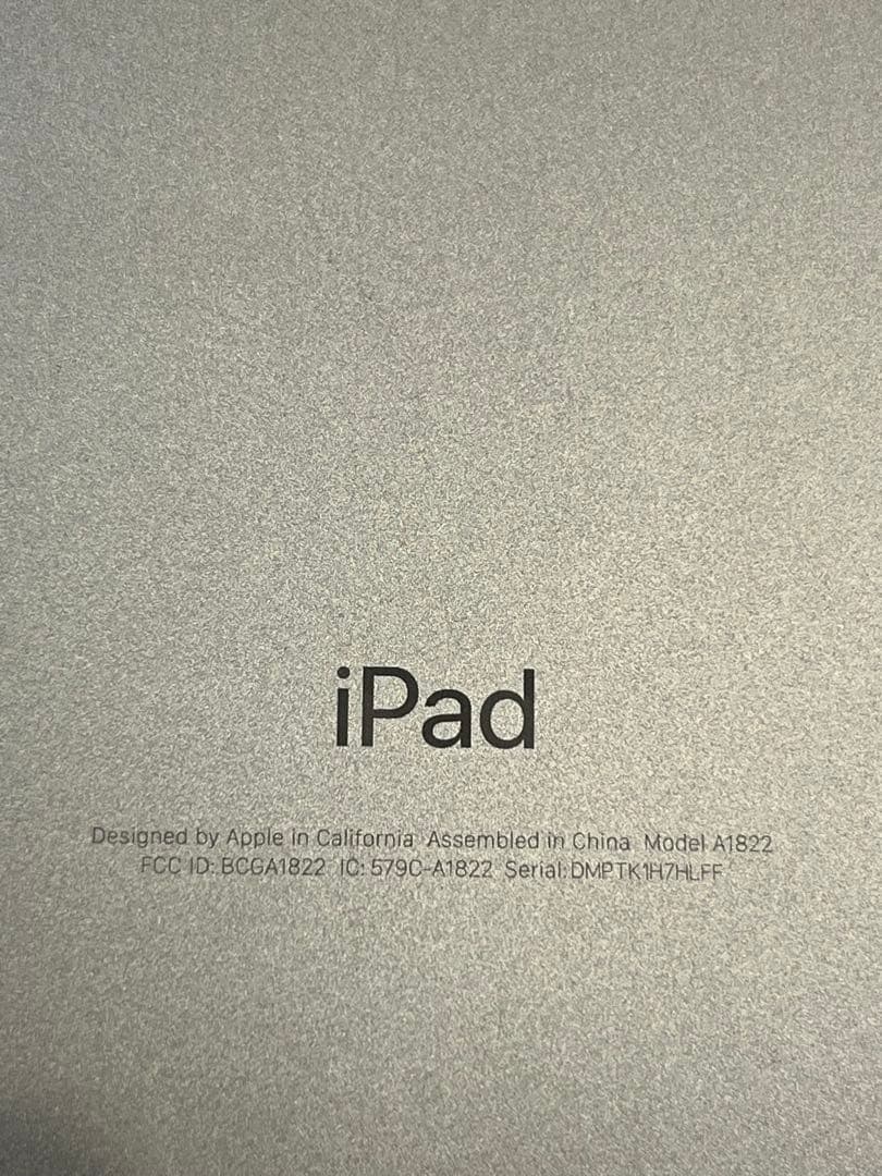 Apple iPad 第5世代　128GB シルバー