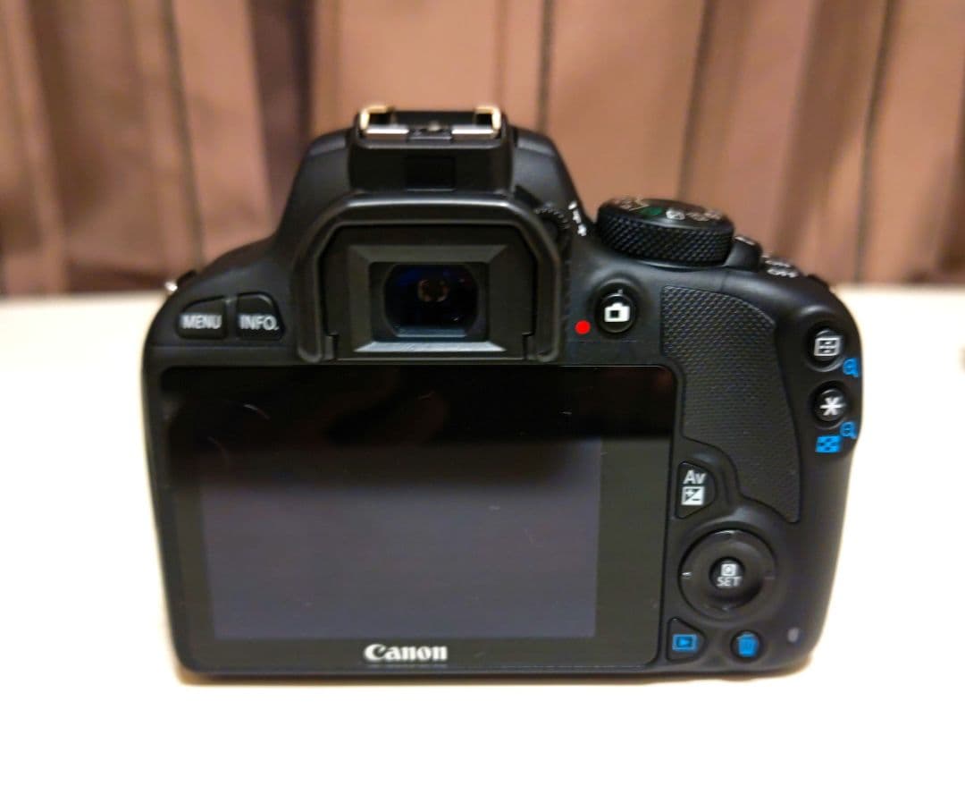 美品Canon EOS X7一眼レフカメラ 標準ズームレンズ付き
