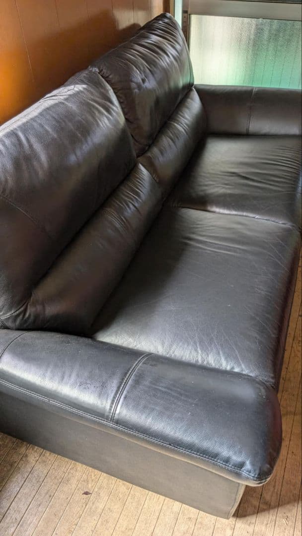 黒い皮2.3人掛けソファ