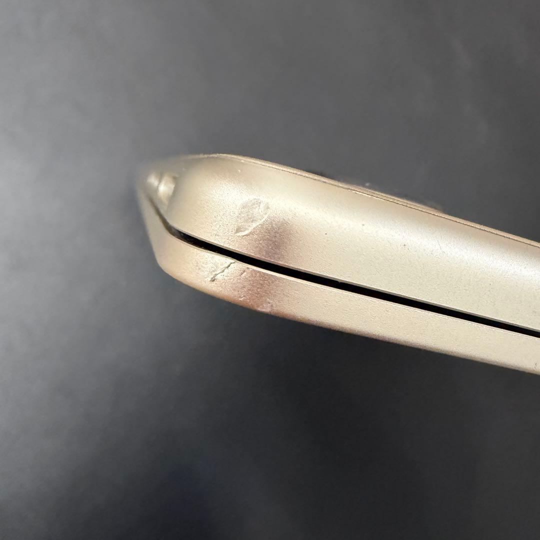 【ジャンク】MacBook Air M2 8G 256G 液晶不具合・角に傷あり