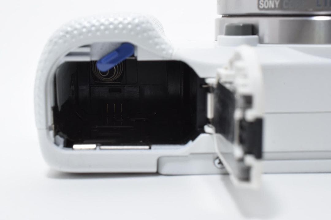 【美品】ソニー SONY a5000 デジカメ ホワイト ショット7596回