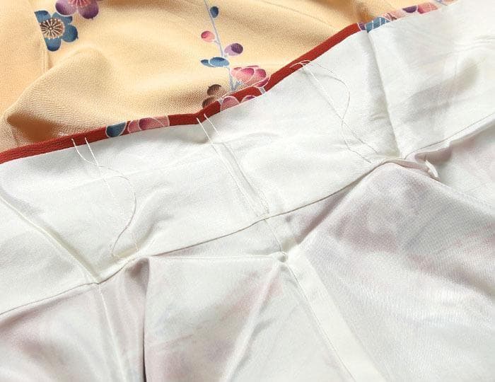 7626■　ややスリム　肩裾模様　紅型訪問着　美品