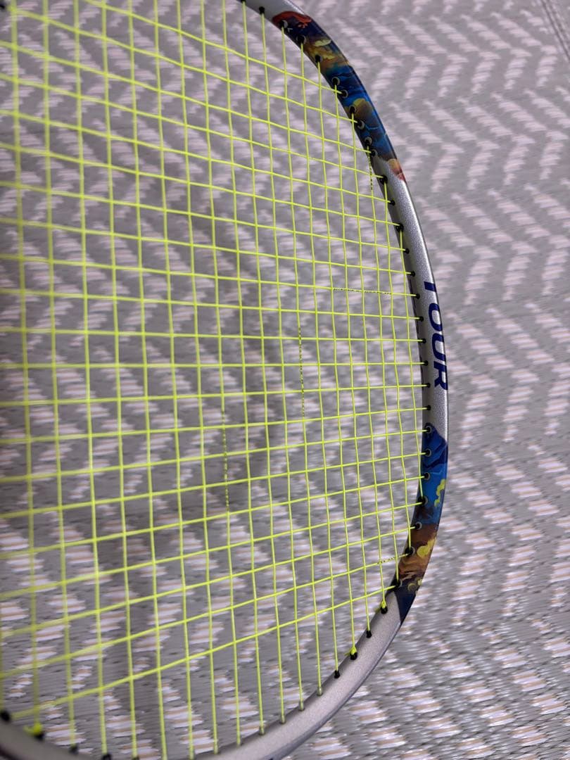 YONEX ナノフレア700TOUR 4UG5