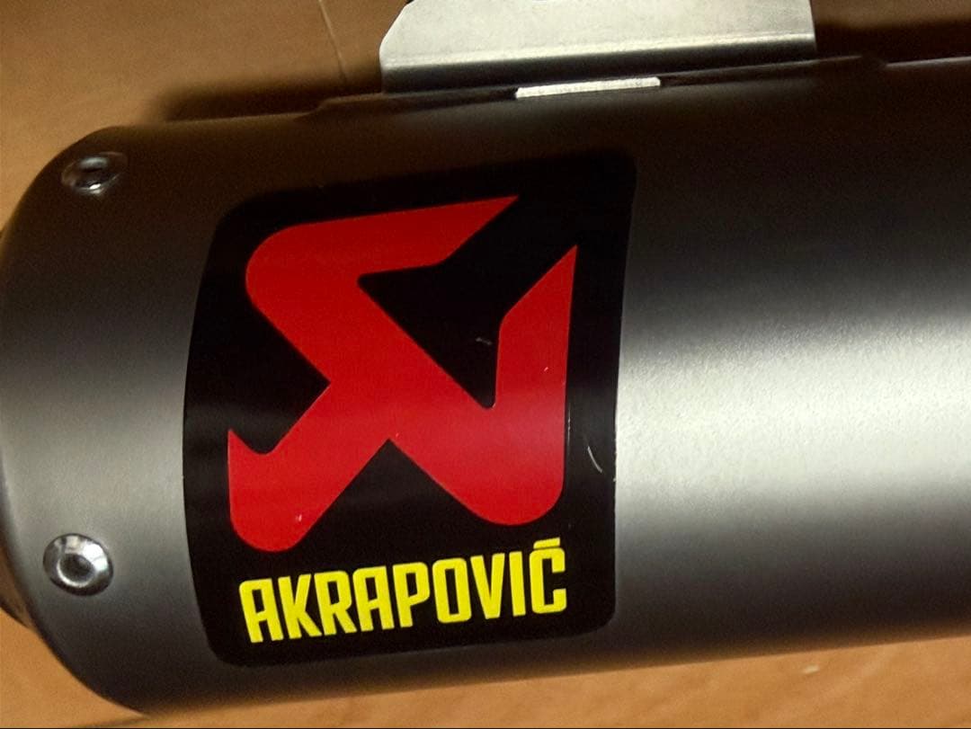 中古 2024年式S1000RR用アクラポビッチ チタンサイレンサー